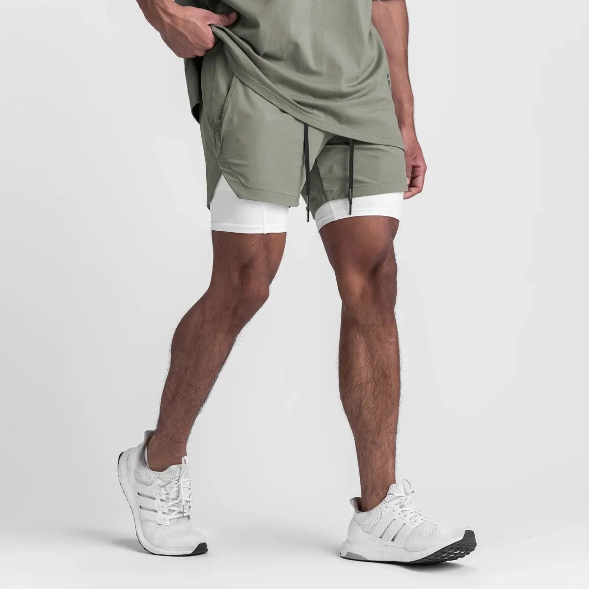 Quick Drying Breathable Multi Pocket Sports Shorts