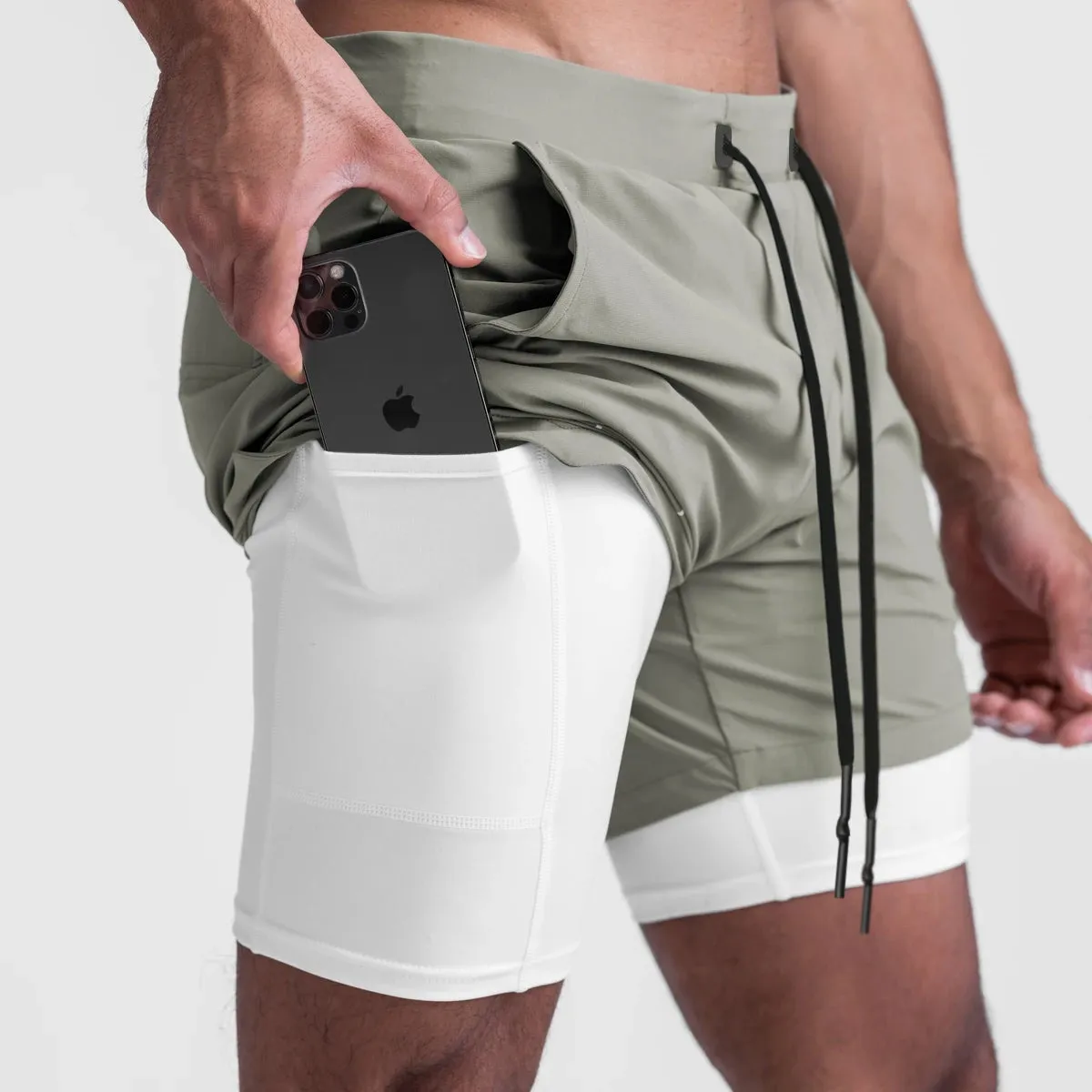 Quick Drying Breathable Multi Pocket Sports Shorts
